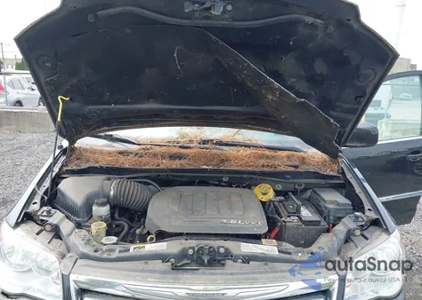 2016 Chrysler Town & Country Touring из США, поврежденный, VIN 2C4RC1BG5GR190327